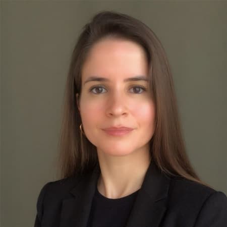 Dra. Thayane Guimarães
